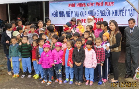 nguoi khuyet tat - Car Hue