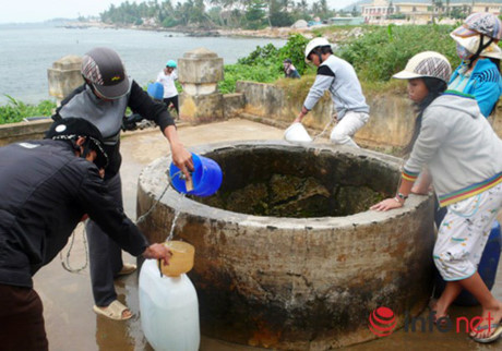 Kỹ thuật xử lý nước ăn uống và vệ sinh môi trường trong mùa bão lụt