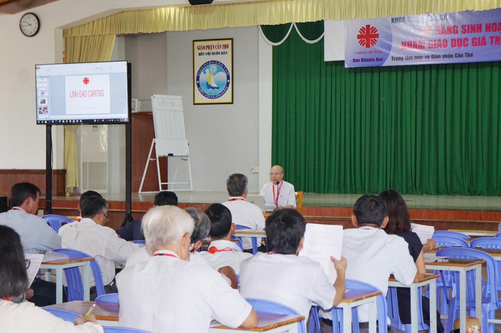 Caritas Việt Nam: Khóa tập huấn “Kỹ Năng Giáo Dục Giá Trị Sống”