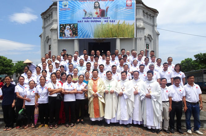 Caritas Hải Phòng: Caritas liên hạt Hải Dương - Kẻ Sặt mừng lễ Quan thầy: Gặp gỡ Chúa nơi người nghèo và bệnh nhân theo gương Mẹ Têrêsa Calcutta