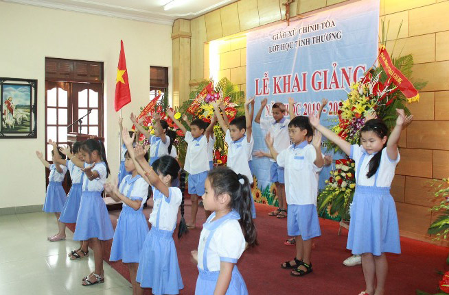 Caritas Hải Phòng: Thăm và tặng quà cho các em trường Khiếm thị và Khiếm thính nhân dịp khai giảng và vui tết Trung thu
