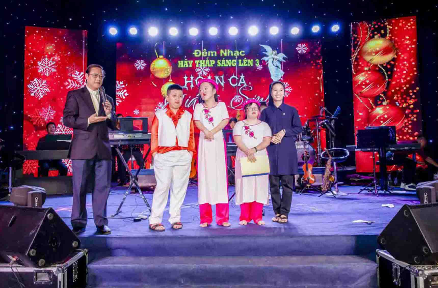 Caritas Nha Trang: Niềm Vui Giáng Sinh Về