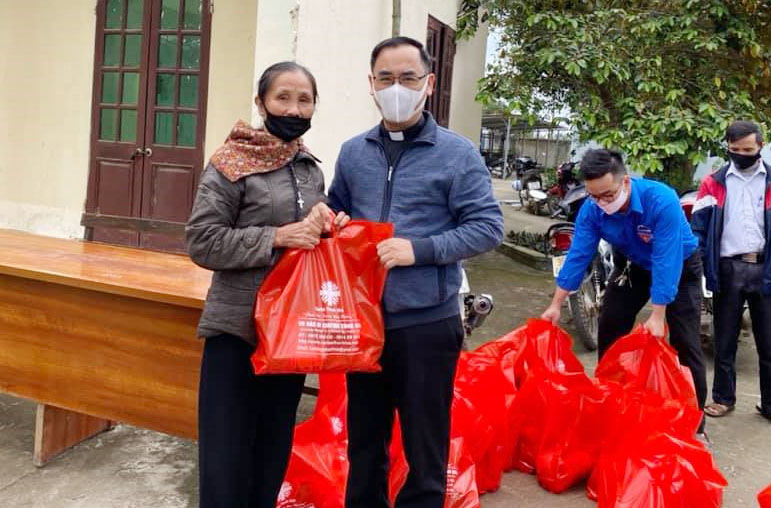 Caritas Thanh Hoá: Đồng hành cùng ngư dân nghèo trong cơn đại dịch Covid-19
