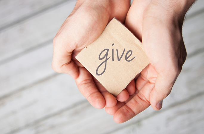 Caritas Vinh: Trao yêu Thương với những người có H