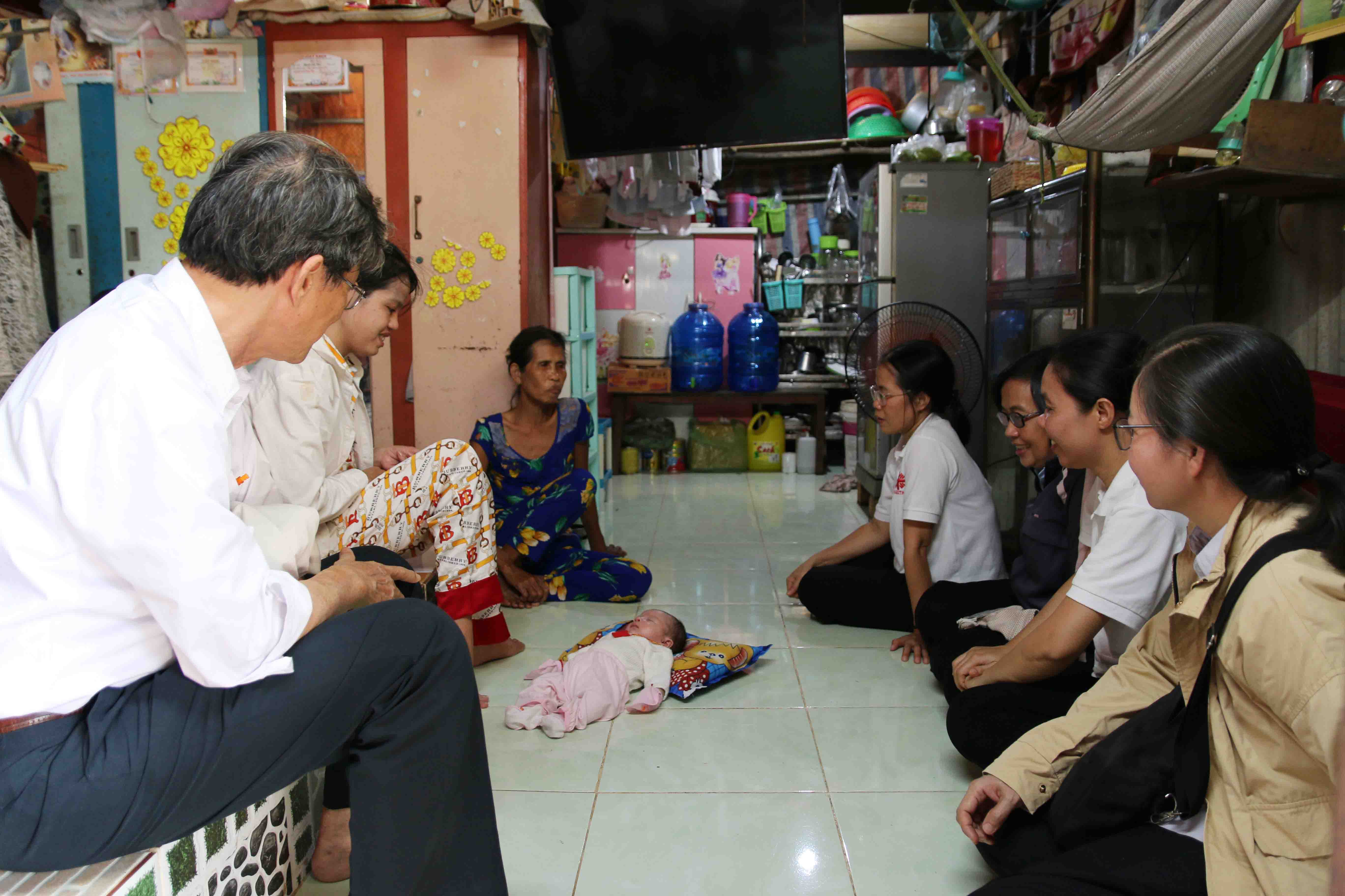 Caritas Việt Nam: Thăm Viếng Một Số Gia Đình Có Hoàn Cảnh Khó Khăn