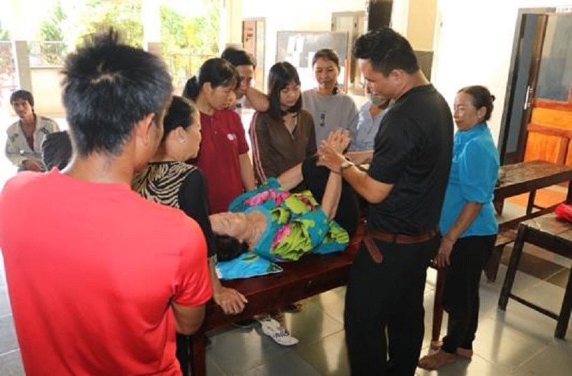 Caritas Đà Lạt: Tập Huấn PHCN Cho Trẻ Bại Não Và Người Khuyết Tật