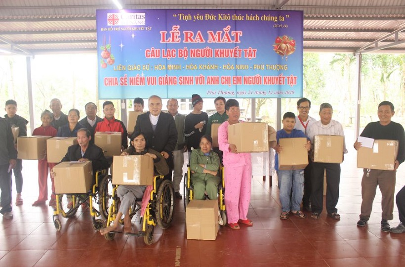 Caritas Đà Nẵng: Thành Lập Câu Lạc Bộ Người Khuyết Tật Và Chia Sẻ Niềm Vui Chúa Giáng Sinh Với Họ