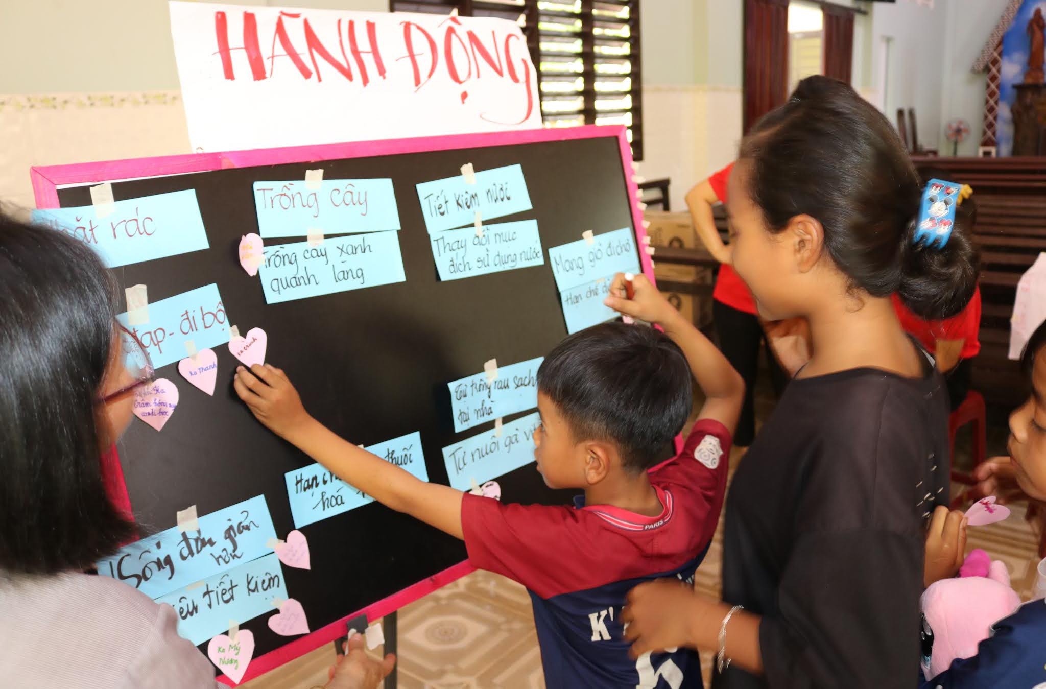 Caritas Đà Lạt: Tập Huấn Bảo Vệ Môi Trường tại Giáo Họ Thôn 2 – Giáo xứ Madagui