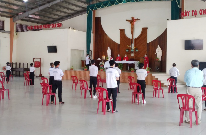Caritas Xuân Lộc: Trường Cao đẳng Hòa Bình Xuân Lộc khởi đầu năm học 2021-2022
