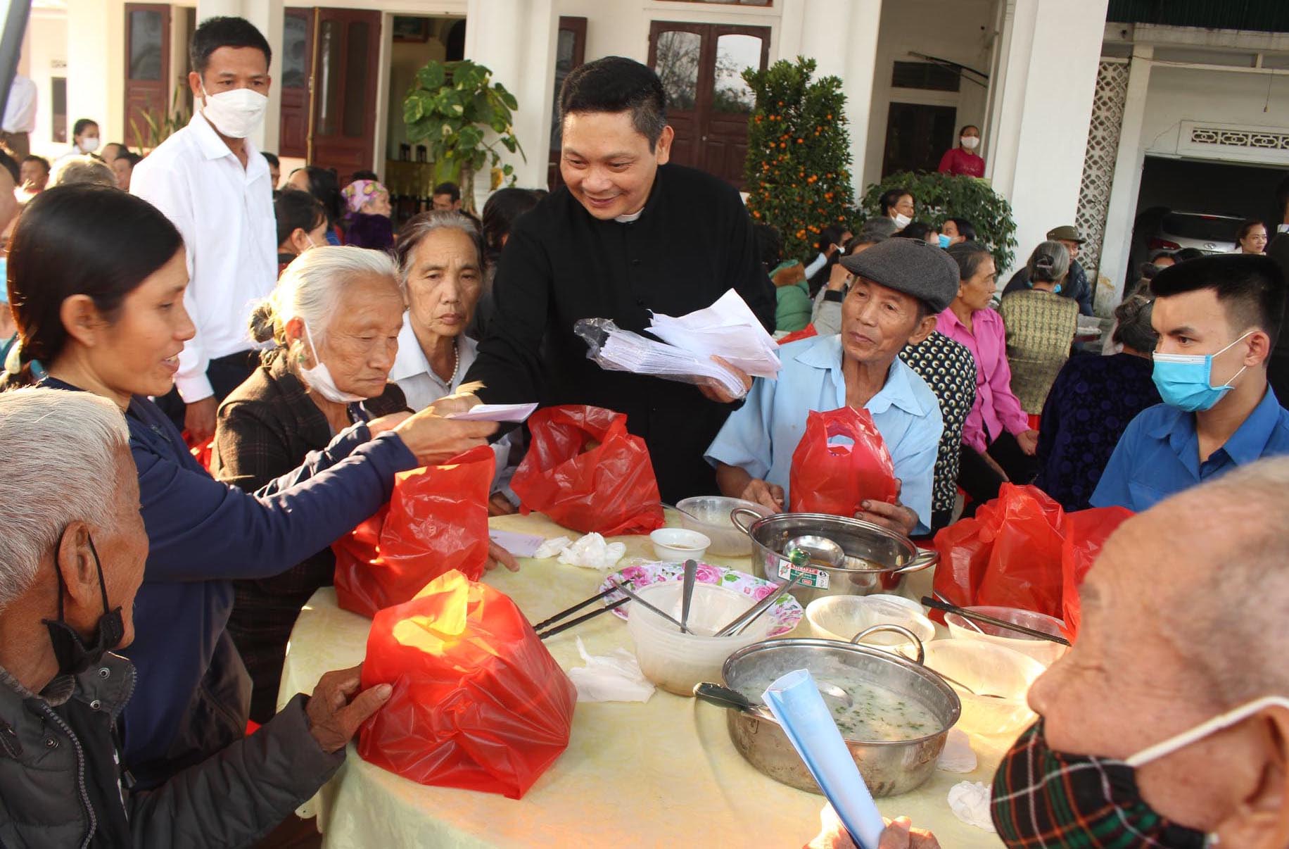 Caritas Hà Tĩnh: Mang hương xuân đến với những người có hoàn cảnh khó khăn