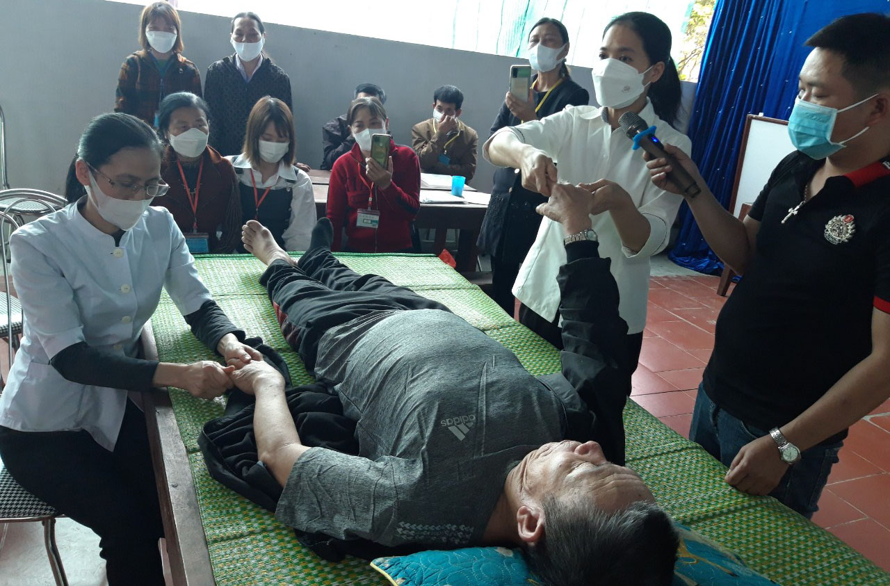 Caritas Thái Bình: Khóa tập huấn phục hồi chức năng dựa vào cộng đồng