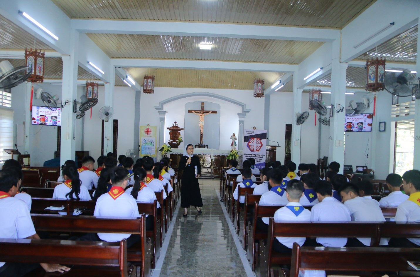 Caritas Huế: Truyền thông di cư an toàn trên miền sơn cước
