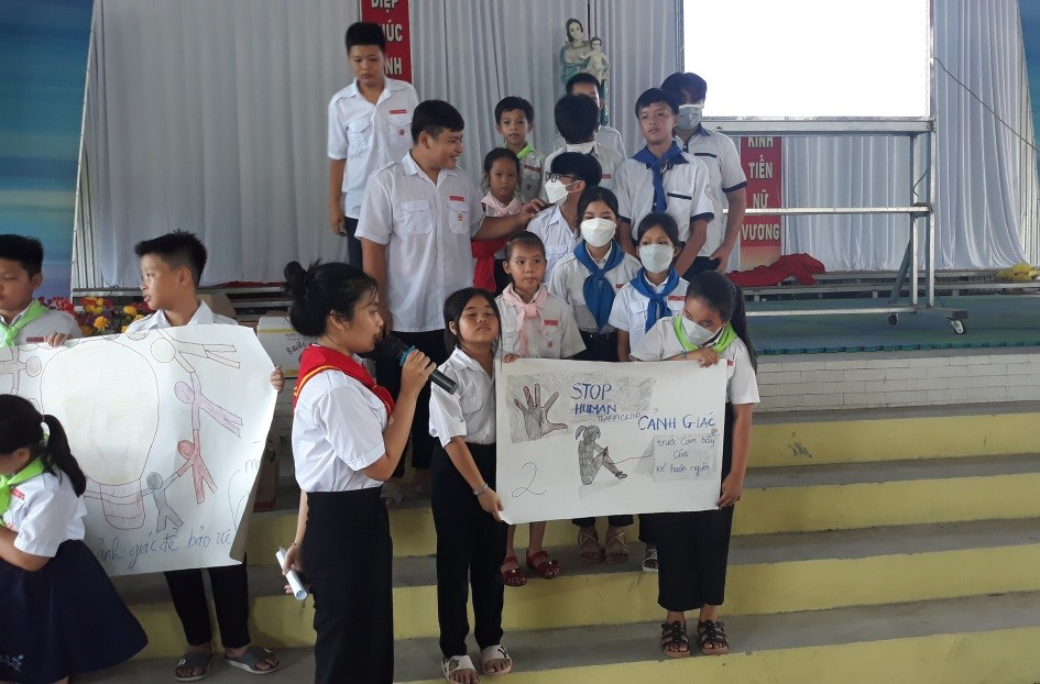 Caritas Long Xuyên: Truyền thông về di cư an toàn và phòng chống buôn người tại Giáo xứ Tân Bình Tràm Chẹt