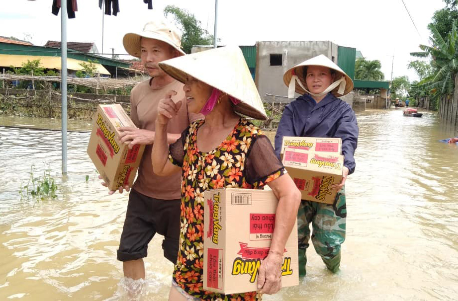 Caritas Vinh: Tình Người Trong Mưa Lũ