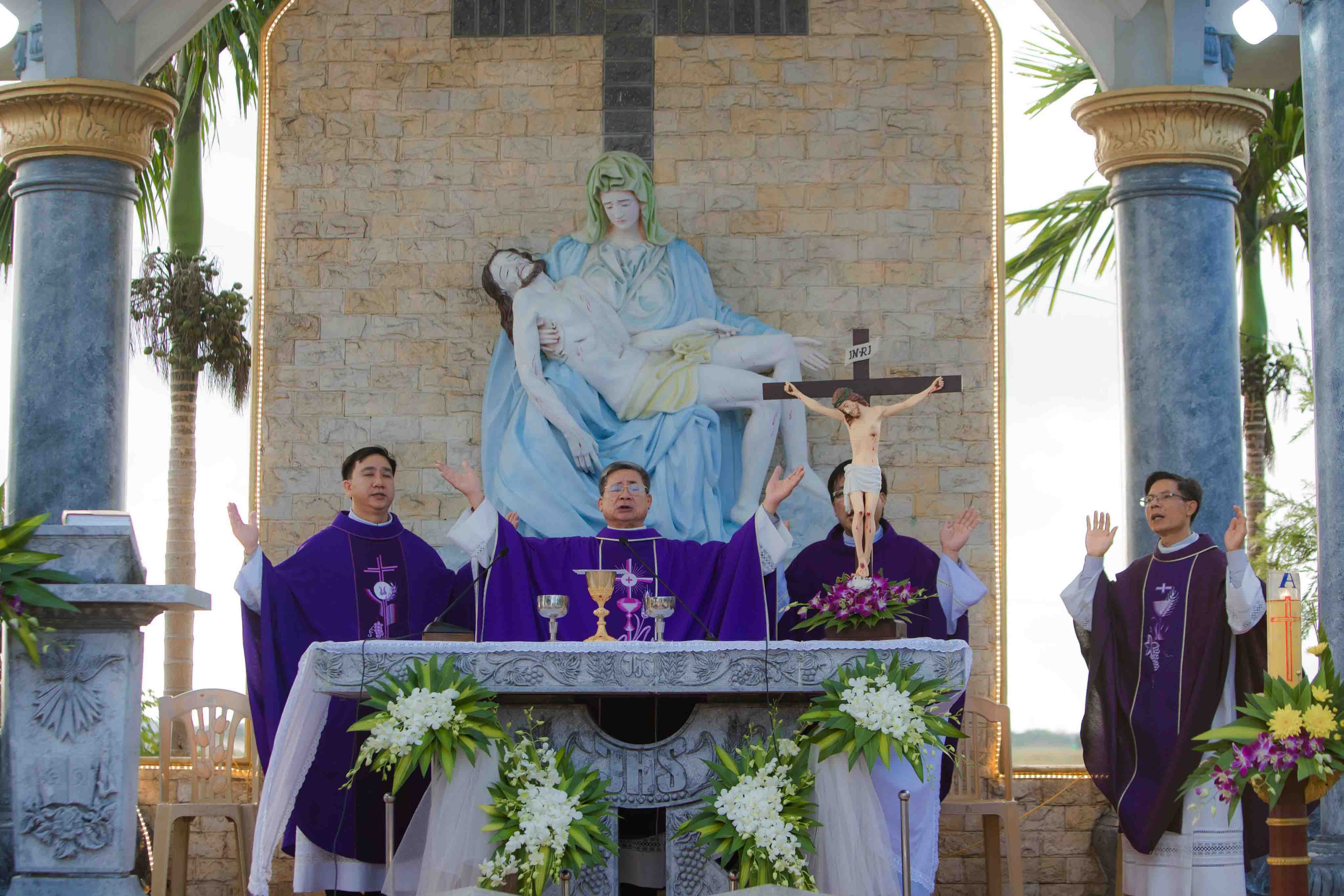 Caritas Thái Bình: Thánh Lễ cầu nguyện cho công cuộc bảo vệ sự sống và an táng 500 thai nhi