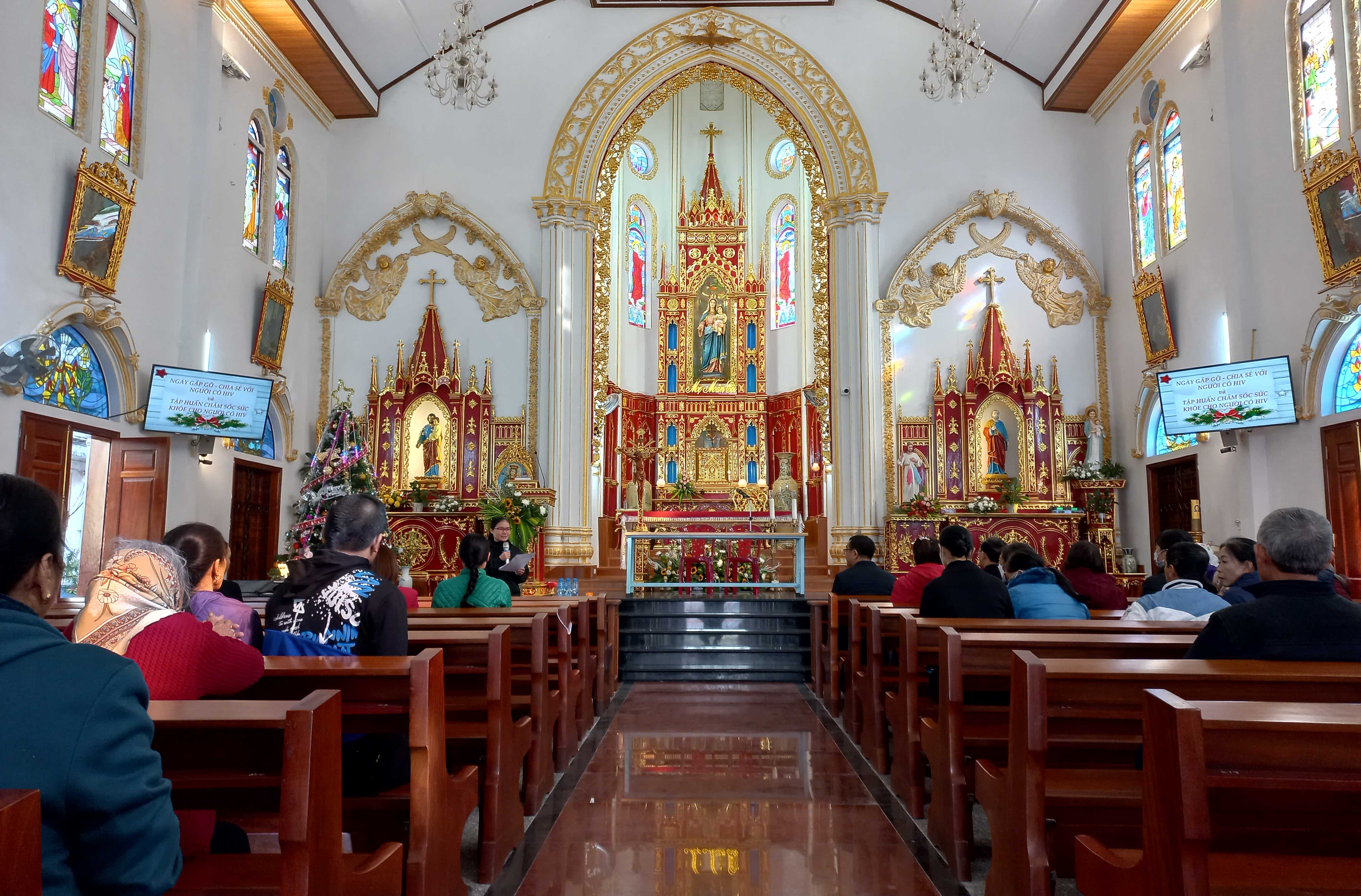 Caritas Hải Phòng: Ngày gặp mặt, chia sẻ với người có H nhân dịp cuối năm