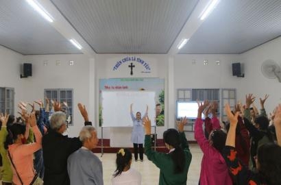 Caritas Huế:  Ban HIV tập huấn “Kỹ năng lắng nghe”