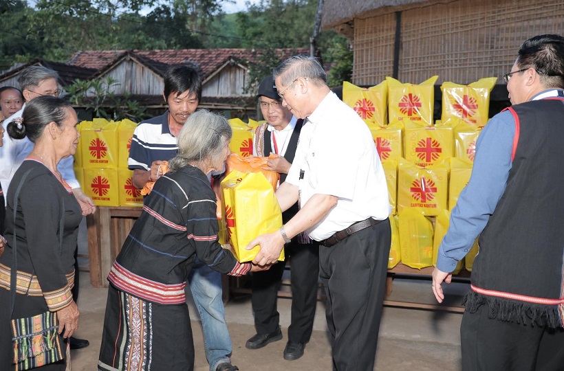 Caritas Đà Nẵng: Đến Với Người Nghèo
