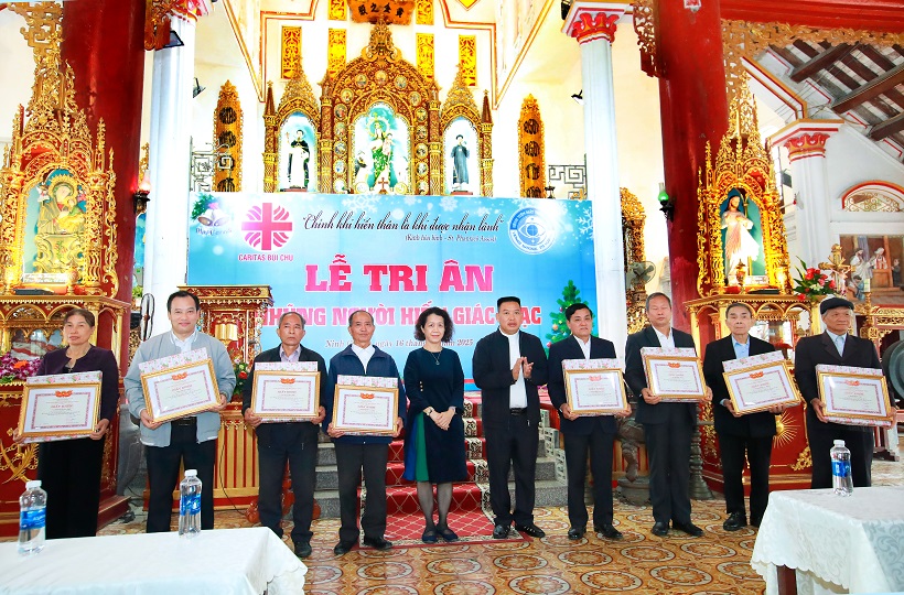 Tri Ân Những Người Hiến Giác Mạc 