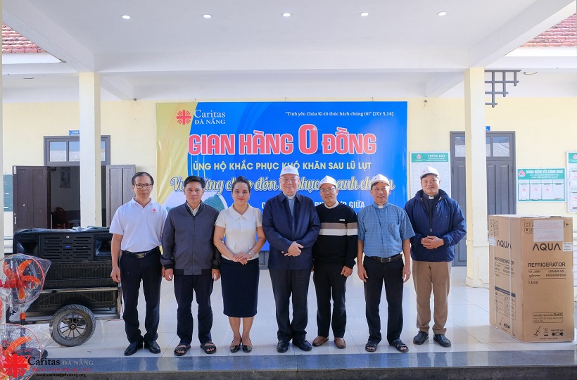 Phiên Chợ Của Liên Đới Và Cộng Tác: Caritas Đà Nẵng Phối Hợp Với UBMTTQVN Phường Điện Bàn Đông Tổ Chức