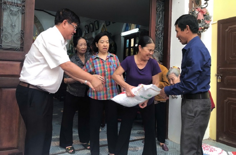 Ánh Sáng Tỏa Ra Từ Những Điều Bình Dị