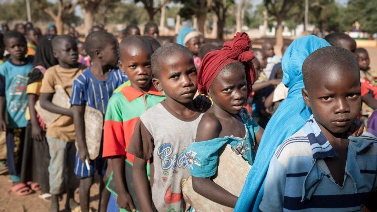 Dorothea Hahn - 22 năm thăng tiến đời sống giới trẻ Ghana