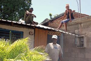 Sáu tháng sau khi bão Sandy tấn công Cuba