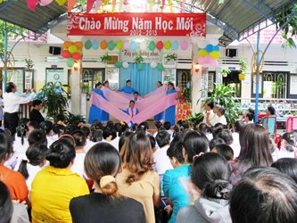 Cơ Sở Khuyết Tật Tổ Ấm Huynh Đệ & Hừng Đông Khai Giảng Năm Học Mới 2011-2012
