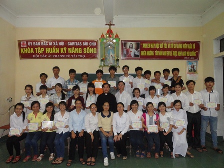 Caritas Bùi Chu: Lễ bế giảng khóa học Kỹ năng sống