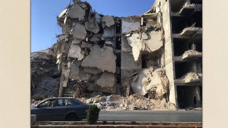 Chứng tá đức tin của cô gái người Siria bị trúng đạn cụt chân