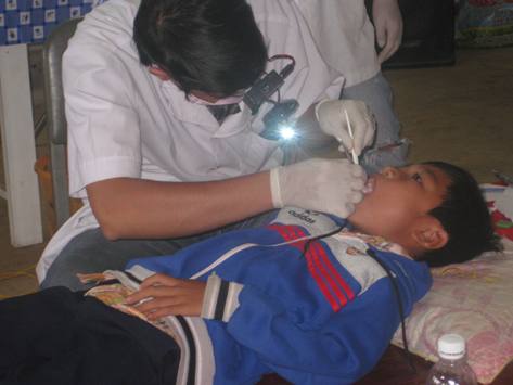 Caritas Đà Lạt: Khám nhổ răng từ thiện cho 300 thiếu nhi