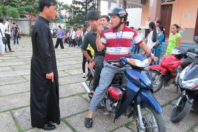 Caritas TGP – Tiếp sức mùa thi, vòng tay nối kết yêu thương