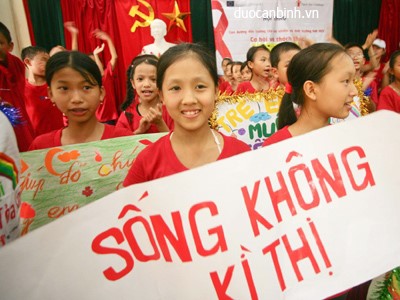 Cách phòng lây nhiễm HIV trong gia đình người có HIV