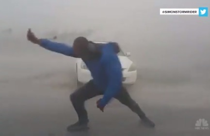 Người đàn ông Mỹ vật lộn giữa bão Irma để đo sức gió