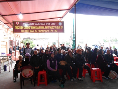 Caritas Bùi chu thực hiện chương trình khám bệnh phát thuốc từ thiện