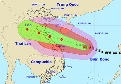 Bão số 10 tăng hai cấp, hướng Nghệ An - Quảng Trị