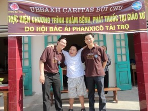 Caritas Bùi Chu: Khám bệnh phát thuốc cho bệnh nhân nghèo