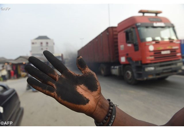 Một lớp bụi đen bao trùm thành phố Port Harcourt của Nigeria