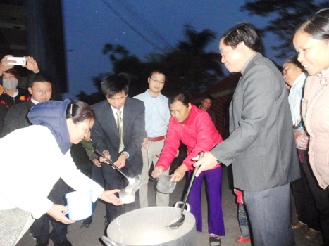 Caritas Bùi Chu: Khai trương Nồi Cháo Từ Thiện