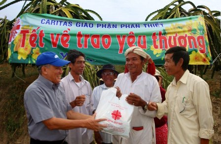 Caritas Phan Thiết - Tết về trao yêu thương