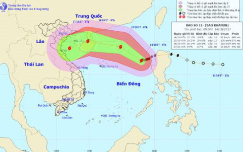 Bão số 11 với sức gió giật cấp 13 đang di chuyển theo hướng Tây Bắc